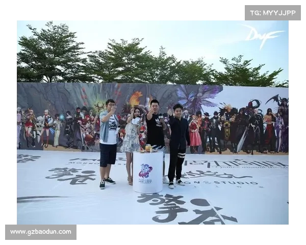 解说员背后的故事:如何用声音引领赛事氛围与观众情感共鸣 解说员背后的故事:如何用声音引领赛事氛围与观众情感共鸣